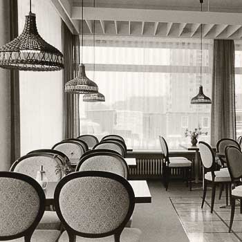 Die 60er Jahre – unser schickes Bäckercafé am neuen ZWAPL.