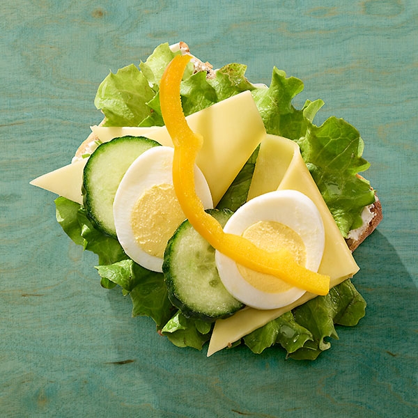 Körnersemmel mit Käse