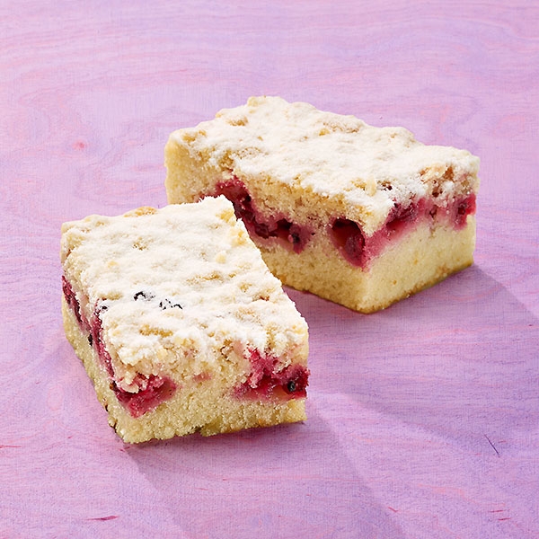Rührkuchen mit Johannisbeeren