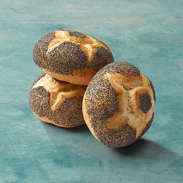Weizenbrötchen mit Mohn Weizenbrötchen mit Mohn