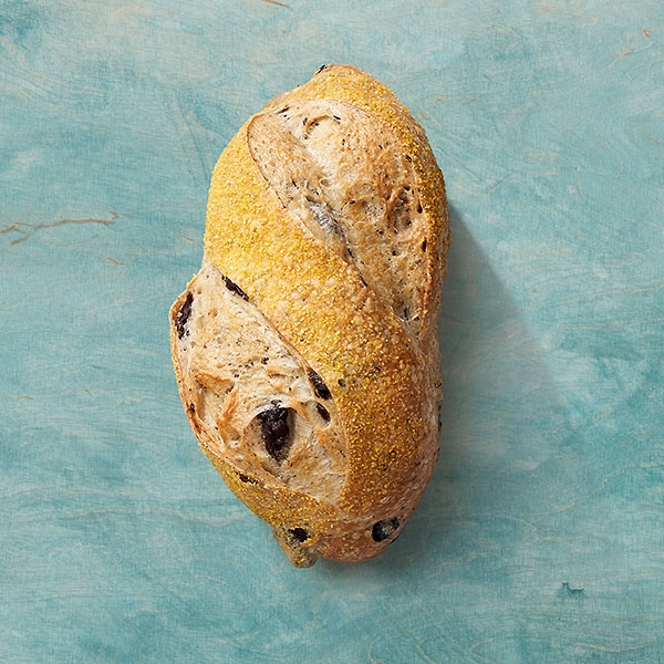 Weizenbrötchen mit Oliven Weizenbrötchen mit Oliven