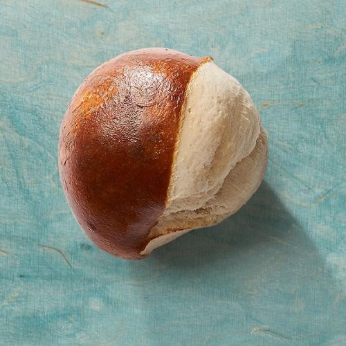 Weizenbr&ouml;tchen gelaugt
