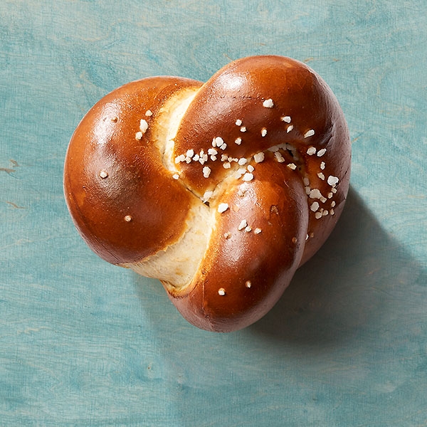 Dinkelbrötchen gelaugt Dinkelbrötchen gelaugt