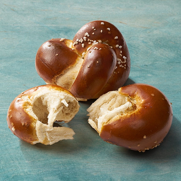 Dinkelbrötchen gelaugt Dinkelbrötchen gelaugt