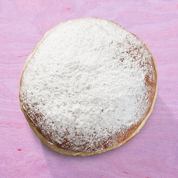 Hefeteiggebäck mit Johannisbeer-Himbeerkonfitürefüllung