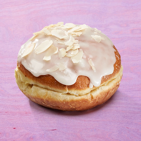 Hefeteiggebäck mit Vanillepuddingfüllung Hefeteiggebäck mit Vanillepuddingfüllung