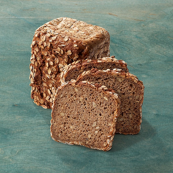 Roggenvollkornbrot mit Sonnenblumenkernen Roggenvollkornbrot mit Sonnenblumenkernen