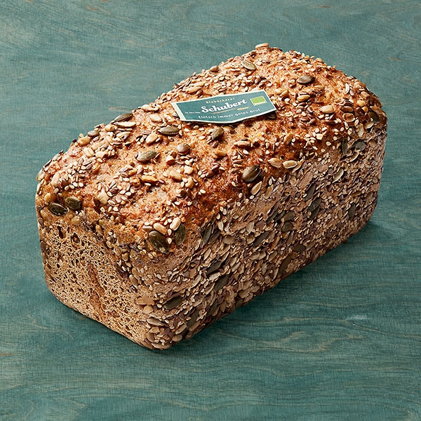 Sechskorn-Vollkornbrot mit angekeimten Getreide Sechskorn-Vollkornbrot mit angekeimten Getreide