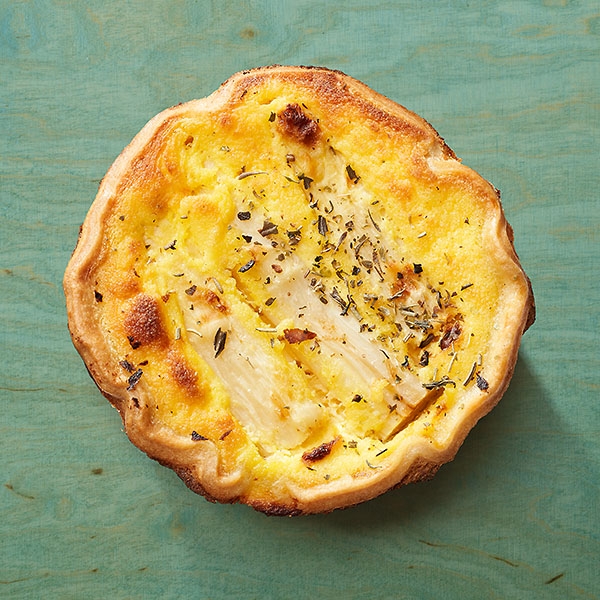 Dinkelgebäck mit Spargel