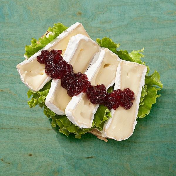 Kürbiskernsemmel mit Camembert Kürbiskernsemmel mit Camembert