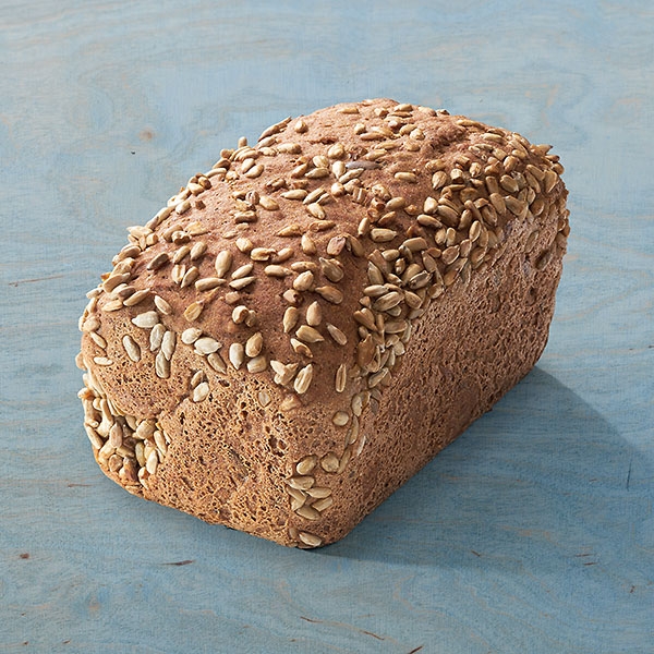 Glutenfreies Brot mit Kürbis- und Sonnenblumenkernen Glutenfreies Brot mit Kürbis- und Sonnenblumenkernen
