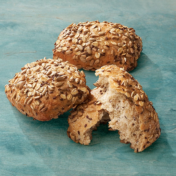 Weizenbrötchen mit Saaten Weizenbrötchen mit Saaten