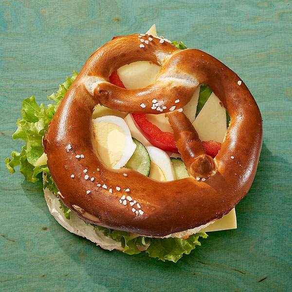 Weizenbreze mit Käse Weizenbreze mit Käse