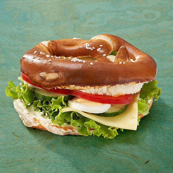 Weizenbreze mit Käse Weizenbreze mit Käse